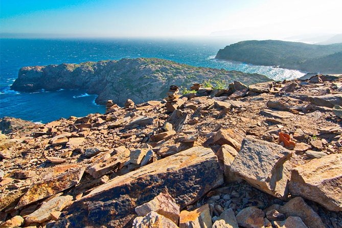 Costa Brava and Girona Small Group Easy Hike from Barcelona - Lunch in Girona: 90 minutes to recharge (your cost)