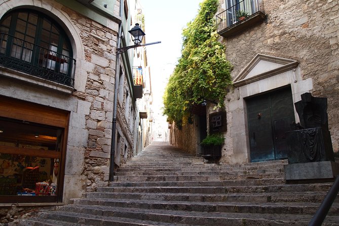 Costa Brava and Girona Small Group Easy Hike from Barcelona - Jewish quarter context and the climb toward views