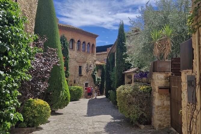 Costa Brava and Medieval Town Private Tour from Barcelona - Private Pickup From Barcelona Cathedral Square, Then Straight to the Coast