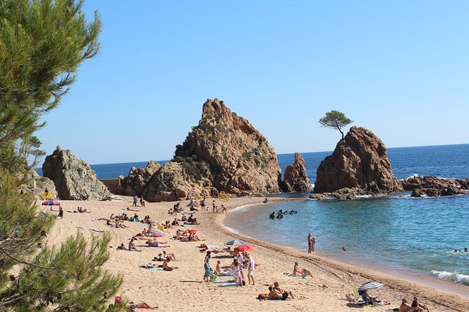 Costa Brava Beach Tour from Barcelona to Tossa de Mar - Guides that keep the day fun, even when the weather changes
