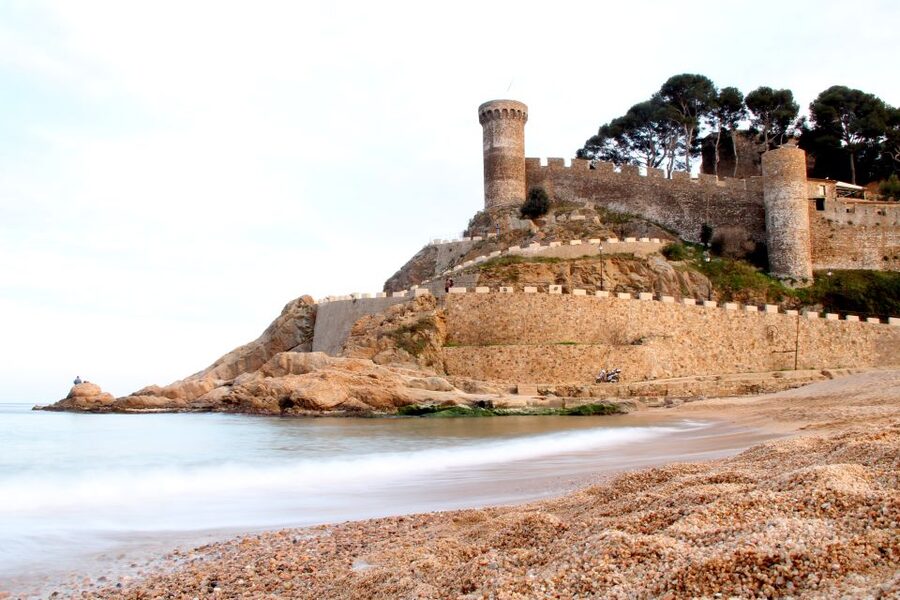 Costa Brava: Boat Ride and Tossa Visit with Hotel Pickup - Tossa de Mar Castle and Historic Center Walking: Medieval Views You Can Reach