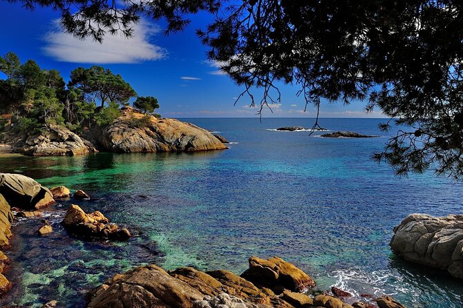 Dali Museum and Costa Brava Small Group Tour - Costa Brava Coves in Two Hours: What to Do With the Time