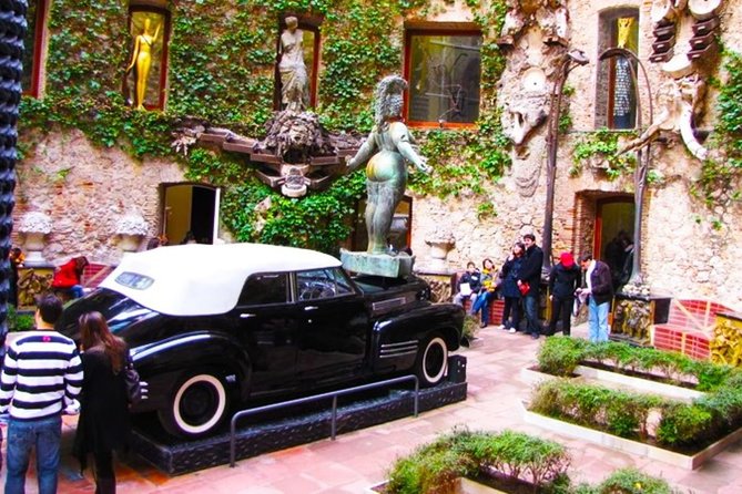 Dali Museum & Cadaques Small Group Tour with Hotel pick-up - Port Lligat and the Salvador Dalí House: the roof sculptures are a giveaway