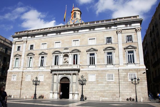 Discover Barcelona’s Gothic Quarter | Private & Semi-Private - Plaza del Dei: Columbus, the Catholic monarchs, and a place to snack