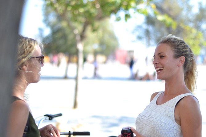 E-Bike tour in Barcelona with English Guide - Traffic briefing and safety, especially with Barcelona crossings