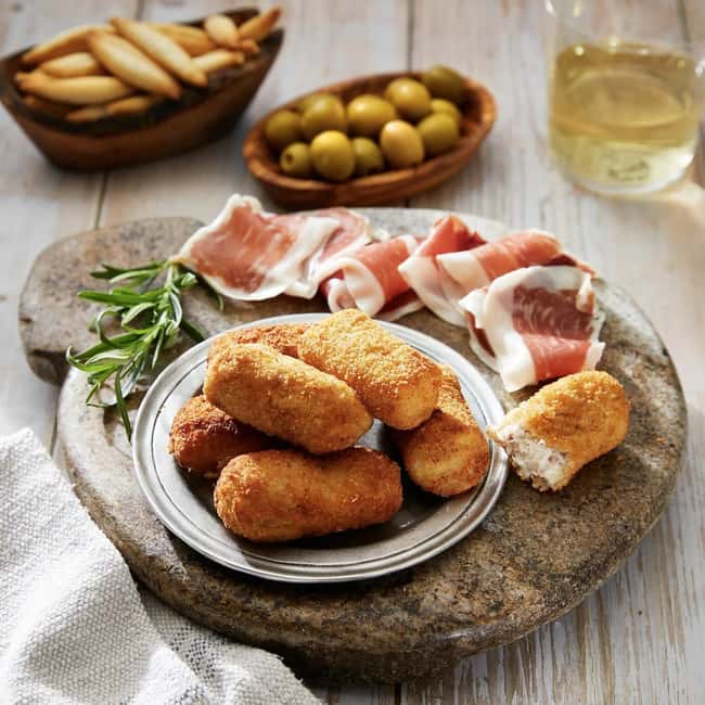 Eat Like a Local: Hidden Gràcia Catalan Tapas Tour Barcelona - Vermuteria Puigmartí: The House Vermut and Sardine-Topped Toast