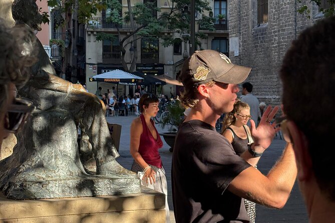 Eat Like a Local in Barcelona: Tapas, Wine & Tradition - Ciutat Vella gastronomy stop: classic bar culture and where taste fits the street