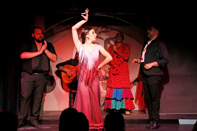 El Duende Flamenco Show with drink option at La Rambla Barcelona - Seating and drinks: how the included beverage really works