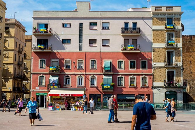 Elevate Your Photography - Barcelona Private Tour & Workshop - La Boqueria market: learning to control natural and indoor light