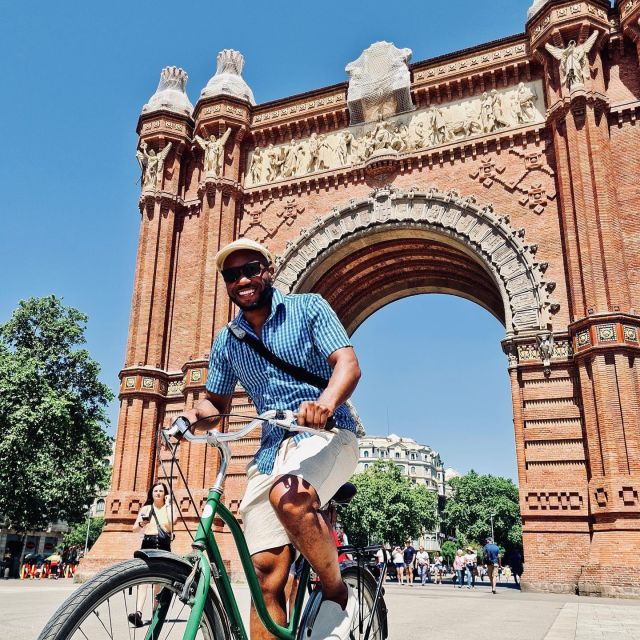 Explore Barcelona by Bike & Photo Shooting - Sagrada Familia by Bike: The Best Kind of Close-Up