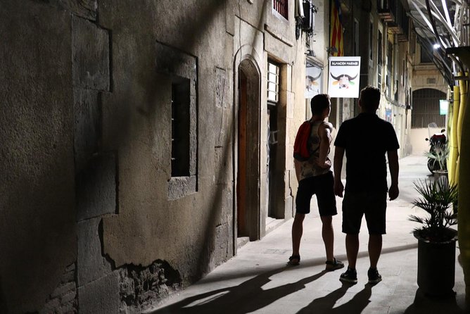Explore hidden streets of Barcelona with a local - A maze of little streets, plus a pass by Picasso Museum area
