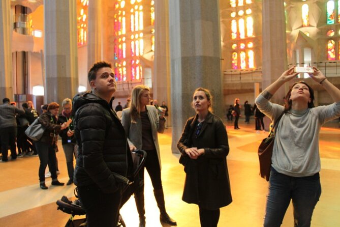 Family Friendly Tour of Sagrada Familia - Guide Style: Why Private Time Changes Everything