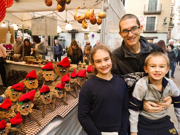 Family Private Tour: Churros, Hot Chocolate & Games in Barcelona - Xurreria churros and hot chocolate: the stop kids will remember