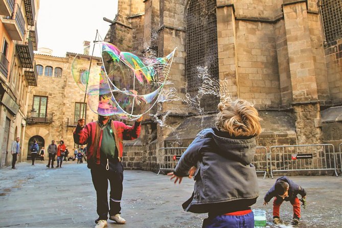 Family Private Tour: Churros, Hot Chocolate & Games in Barcelona - Meeting in Ciutat Vella, then getting a smart game plan fast