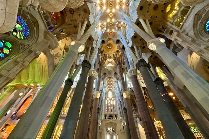 Fast Track Sagrada Familia Guided Tour - Quick hits before you book