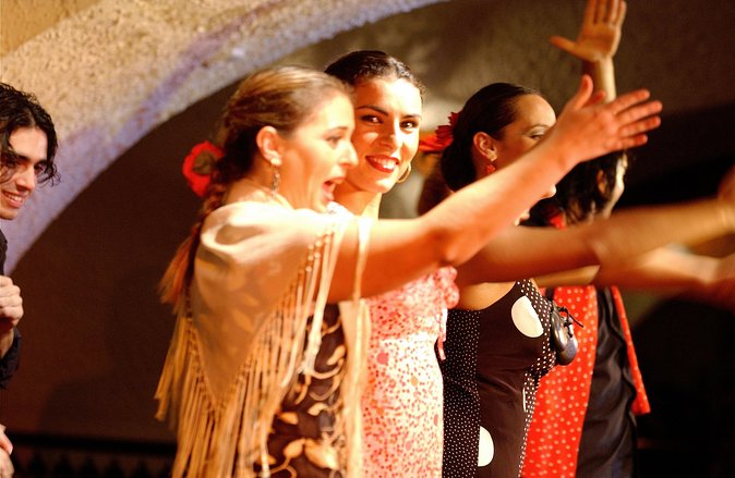 Flamenco Night at Tablao Cordobes in Barcelona - Tablao Cordobés on La Rambla: a famous room made for close flamenco
