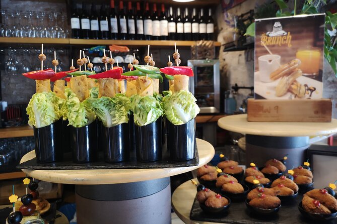 Food & Drink Private Tour of Barcelona in Traditional Taverns - Stop 1 at Blai 9: pintxos that do not rely on bread