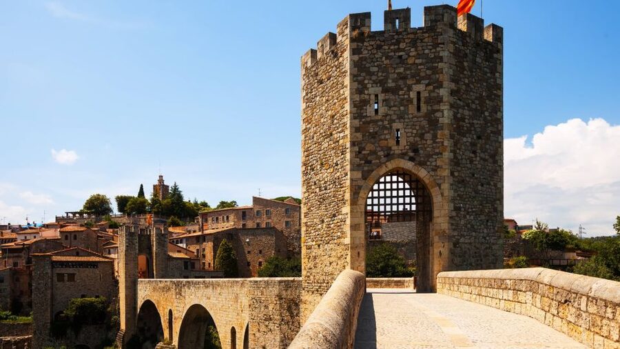 From Barcelona: Besalú & Medieval Towns Tour w/ Hotel Pickup - Small-group size: why up to 8 people changes everything
