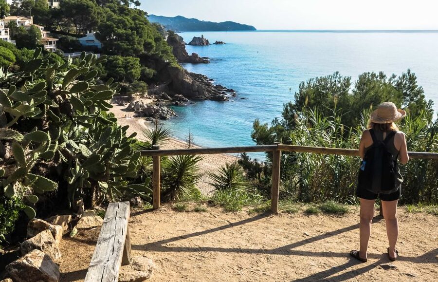From Barcelona: Costa Brava Day Tour with Lunch - The beach and cove time: how to use it without rushing
