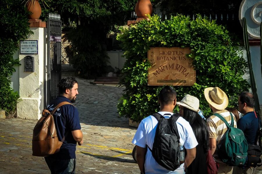 From Barcelona: Costa Brava Day Tour with Lunch - Lunch in a family-run spot: what you are really paying for