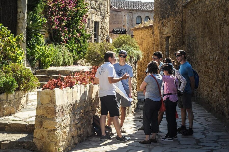 From Barcelona: Girona and Costa Brava Day Tour - Optional-style time: coastline choices and Cap Roig gardens