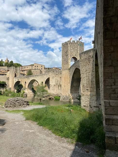 From Barcelona: Girona, Besalú & Medieval Villages Day Trip - Besalú walking tour, the 12th-century bridge, and Jewish heritage