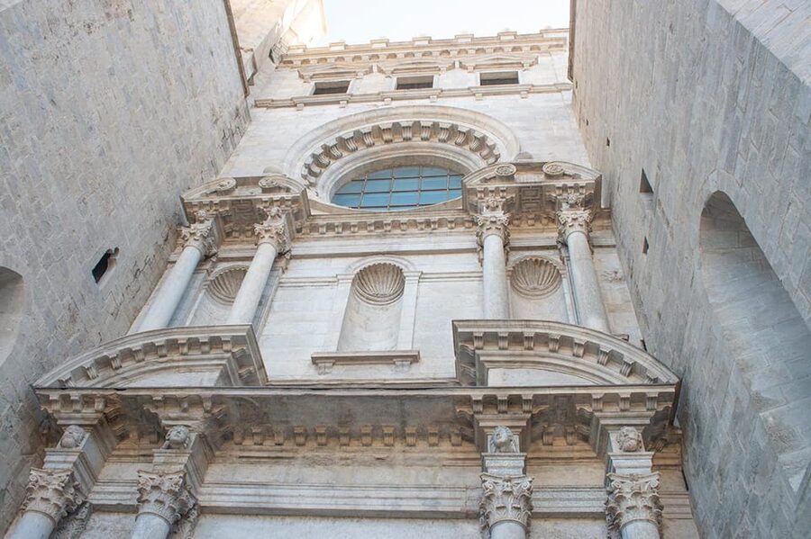 From Barcelona: Girona & Costa Brava Game of Thrones Tour - Girona old town walk: Sant Pere de Galligants, Santa Maria cathedral, and the Jewish quarter