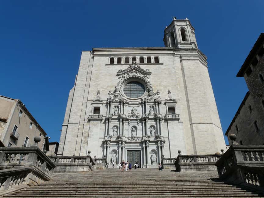 From Barcelona: Girona&Dalí Museum Day Trip with Small Group - Girona walking tour: medieval walls, Arab baths, and a Jewish quarter you can actually walk