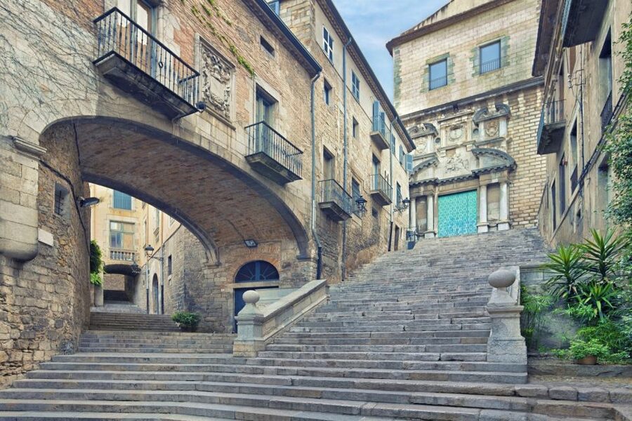 From Barcelona: Girona Full day tour - The guided walk beats and the Game of Thrones effect