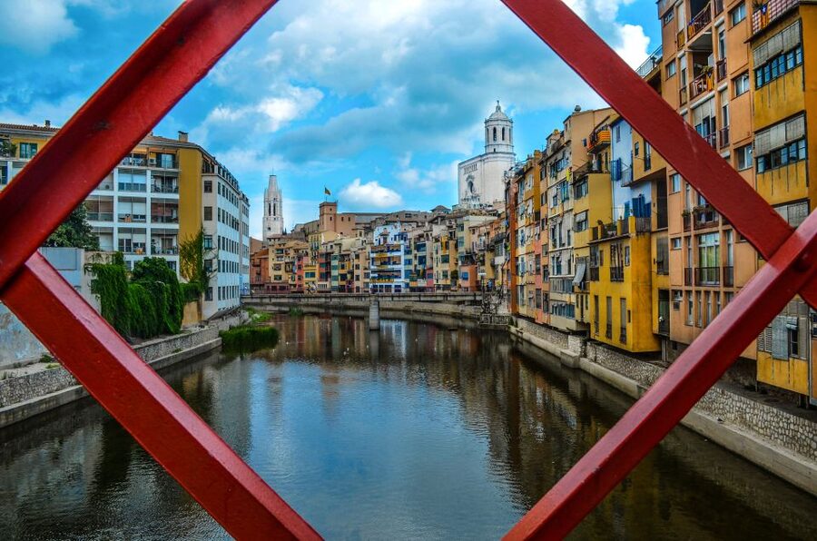 From Barcelona: Girona Full day tour - Meeting point and the coach ride that keeps your day sane