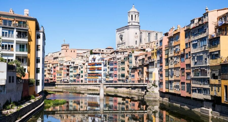 From Barcelona: Girona Guided Tour & Dalí Museum in Figueres - Girona and Figueres in One Day: the best kind of whirlwind
