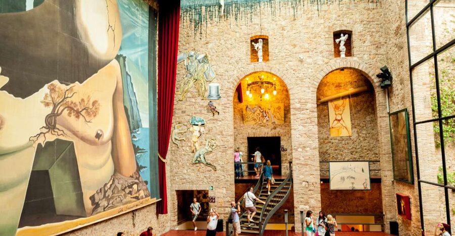 From Barcelona: Girona Guided Tour & Dalí Museum in Figueres - Barcelona Nord to Girona: why the 1.5-hour ride is part of the plan