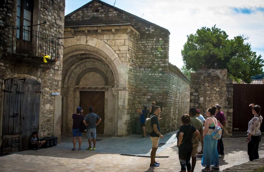 From Barcelona: Medieval Villages Day Tour - Key points to know before you go
