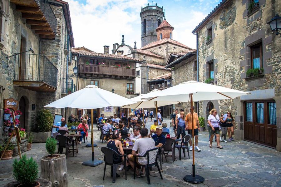 From Barcelona: Medieval Villages Day Tour - Besalú: Arcades, Medieval Jewish Sites, and the Mikveh Moment