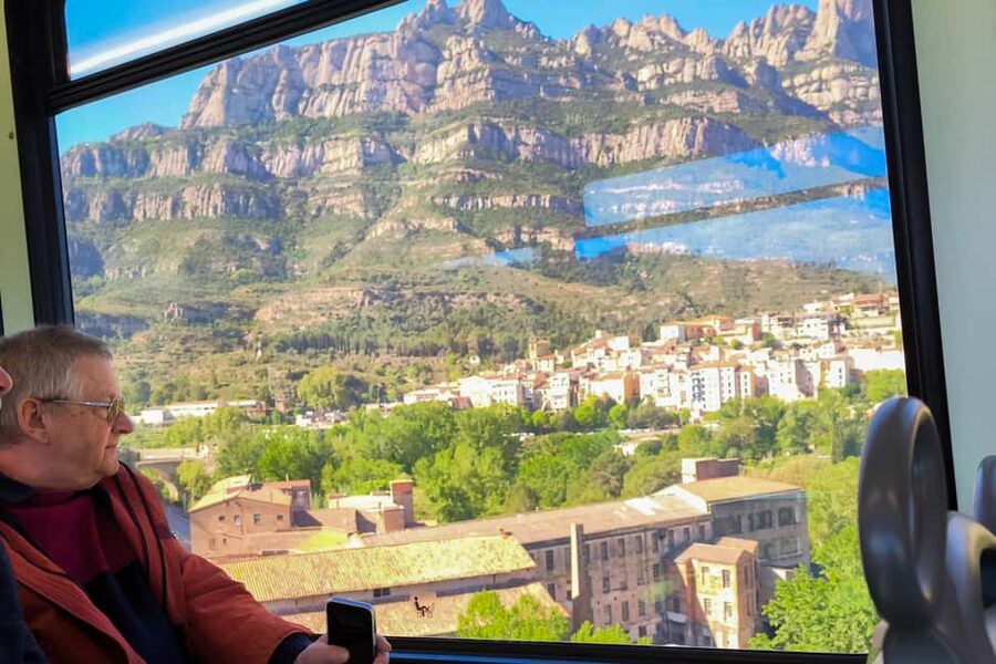 From Barcelona: Montserrat by Train, Cable Car and Cogwheel - Getting There the Easy Way: Electric Train Out of Barcelona