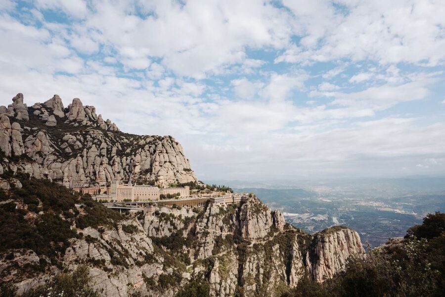 From Barcelona: Montserrat & Cava Winery Day Trip - Tour Atmosphere: Guides, Pace, and Small-Group Energy