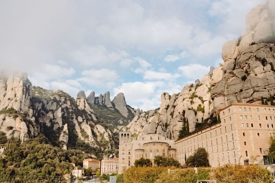 From Barcelona: Montserrat & Cava Winery Day Trip - Morning in Montserrat: Beat the Crowds, Follow the Stories