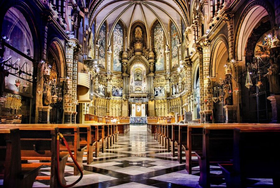 From Barcelona: Montserrat Day Trip with Optional Tickets - Escolania Choir vs. Museum Plan B
