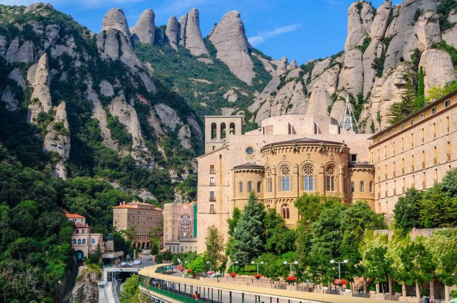 From Barcelona: Montserrat Private Day Trip With Pickup - Escolania Boys Choir Timing, and How to Choose the Right Day