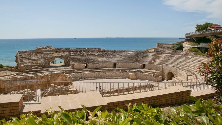 From Barcelona: Private Half-Day Tarragona Tour with Pickup - Balcó del Mediterráneo: how to make this photo stop count