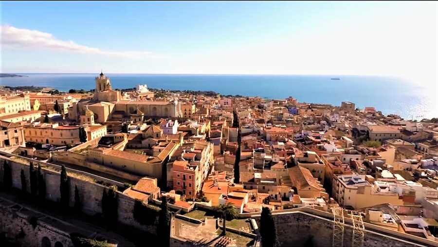 From Barcelona: Private Half-Day Tarragona Tour with Pickup - Parc de l’Amfiteatre and the Tarragona amphitheater by the sea