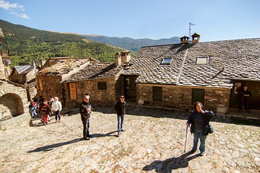 From Barcelona: Pyrenees Mountains Day Tour - Rack Railway Up to Vall de Núria: High Altitude Without the Heavy Climb