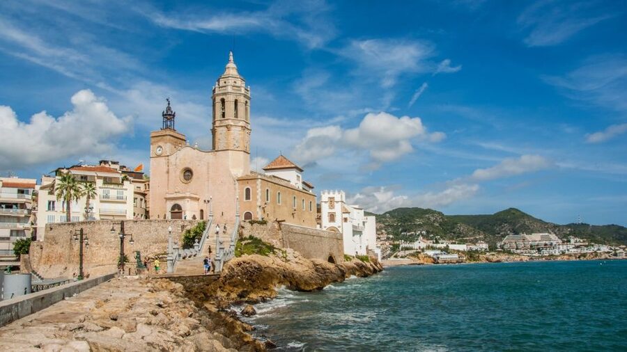 From Barcelona: Tarragona & Sitges Full Day Tour with Pickup - A Smooth Barcelona Pickup for a Full 10 Hours South
