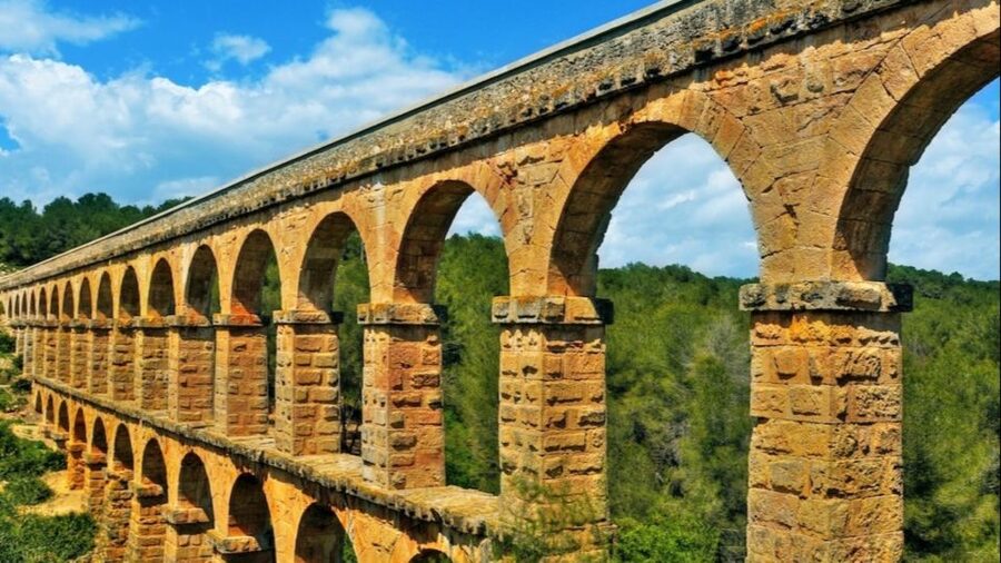 From Barcelona: Tarragona & Sitges Full Day Tour with Pickup - Tarragona’s Sea-View Promenade, Walls, and Roman Circus Footprints
