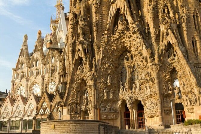 Full-Day Private Guided All Inclusive Barcelona Shore Excursion - Stop 1: Gothic Quarter, the oldest streets in a compact morning