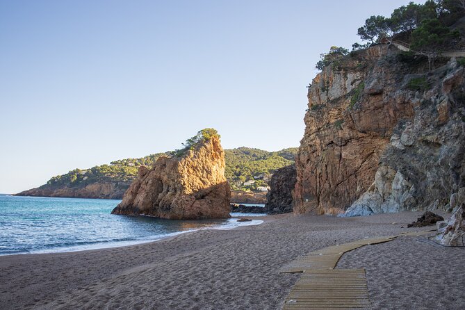 Full-Day Tour the Best of Costa Brava - Stop 1, Peratallada medieval walls, moat, and a sweet break