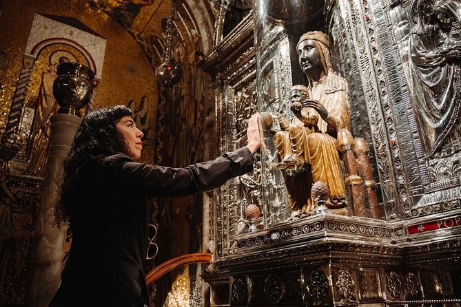 Full-Day Trip Barcelona to Montserrat Monastery & Cava Winery - Inside the Montserrat basilica: La Moreneta and more than scenery