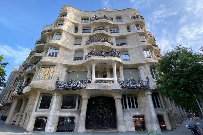 Gaudí and Barcelona Legends Walking Tour - Price and value: what $46.85 buys you (and what it does not)