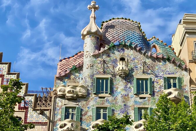 Gaudí and Barcelona Legends Walking Tour - Where you start and where you end, and why it matters