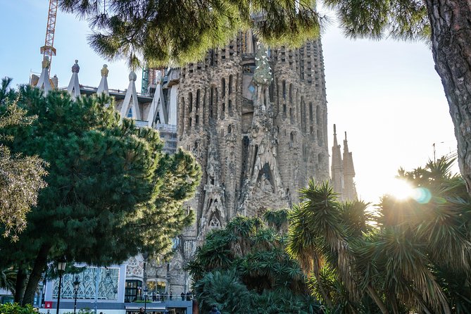 Gaudi and La Sagrada Familia Exterior Self-Guided Audio Tour - Logistics that matter: mobile ticket, offline audio, and finding the start
